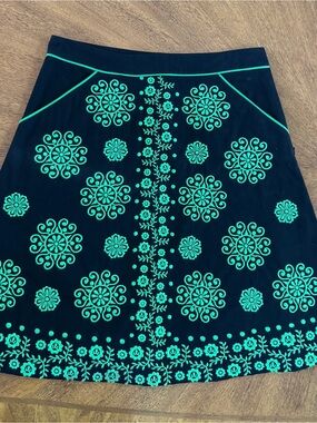 Anthropologie Lithe Black & Green Embroidered A-Line Pocket Skirt Size 6